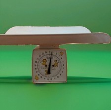 NICE Vintage Hanson Table Top Nursery Sunbeam Nursery Scale - Photo Prop Scale