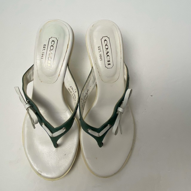 Lyst - Tory Burch Holly 2 Kitten Heel Logo Patent Thong Sandals in Natural