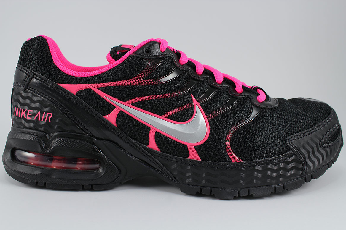 nike mens pink shoes