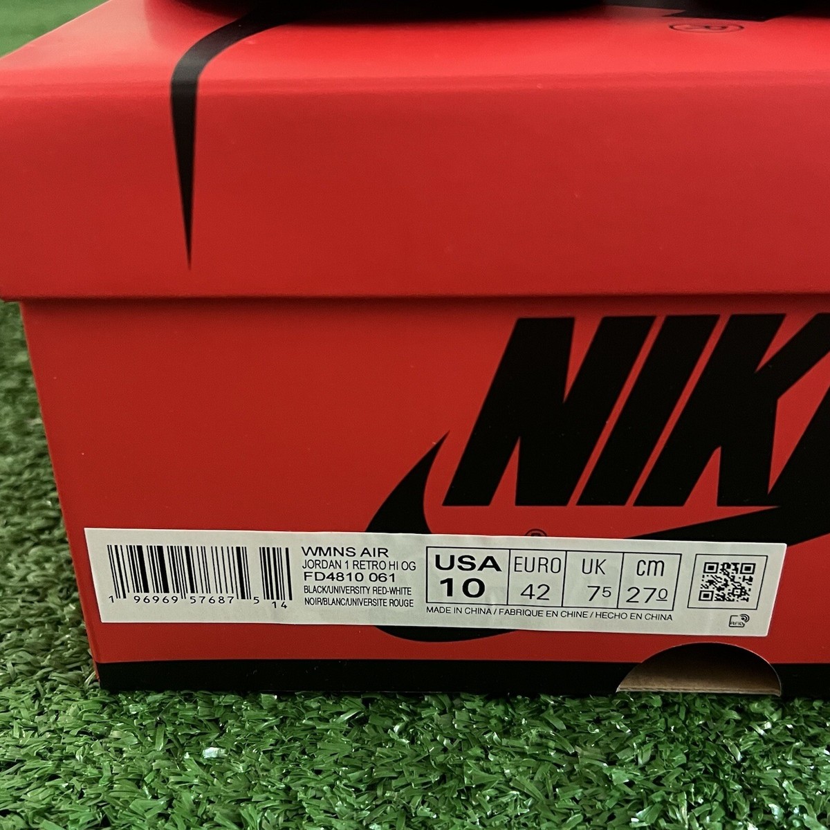 Nike Air Jordan 1 Retro High OG Satin Bred Womens 10 / Mens Nike Air Jordan 1 Retro High OG Satin Bred Womens 10 / Mens