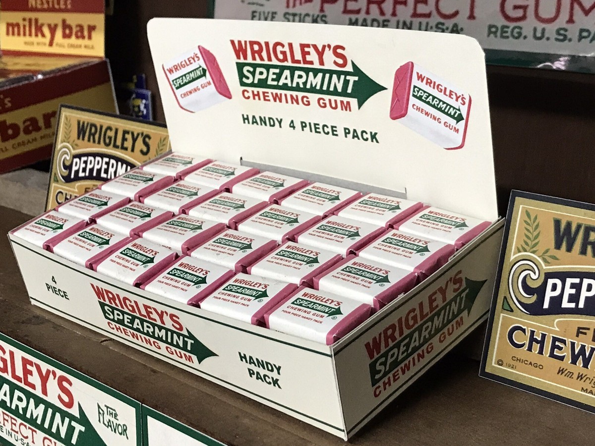 WRIGLEY'S Spearmint Chewing Gum Display Box 24 Packets Vintage