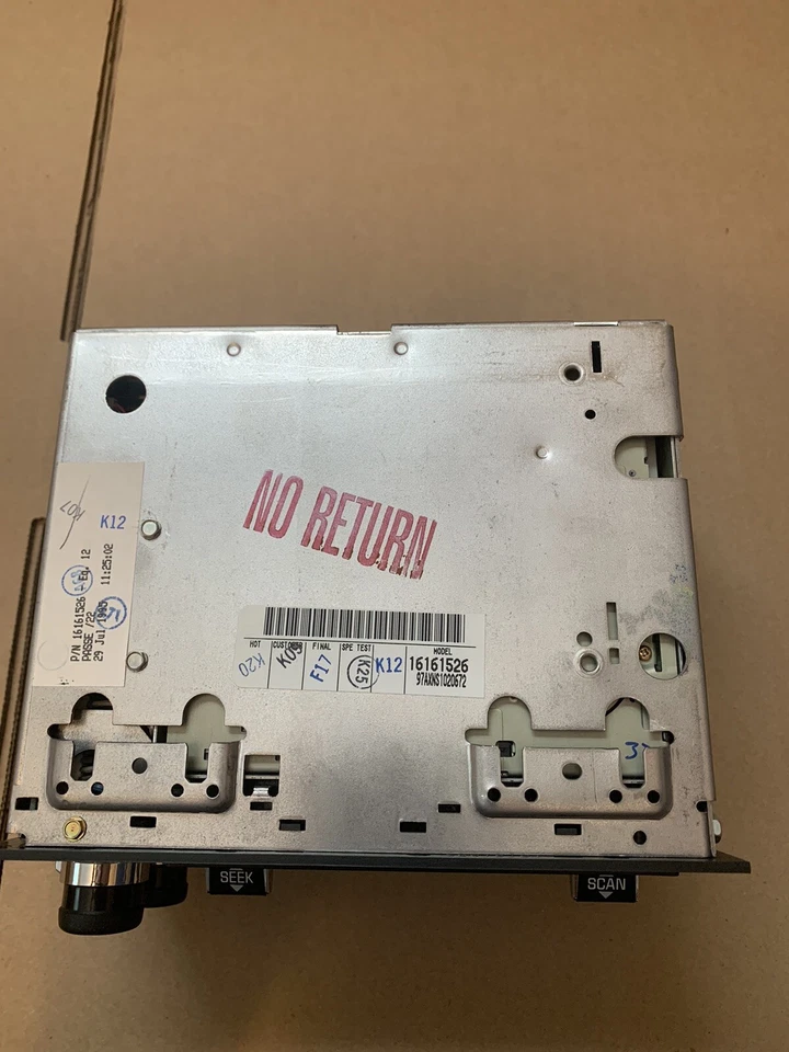 NOS MINT 93-95 Cadillac Fleetwood Brougham OEM AM/FM CD CASSETTE RADIO STEREO - Image 2 of 4