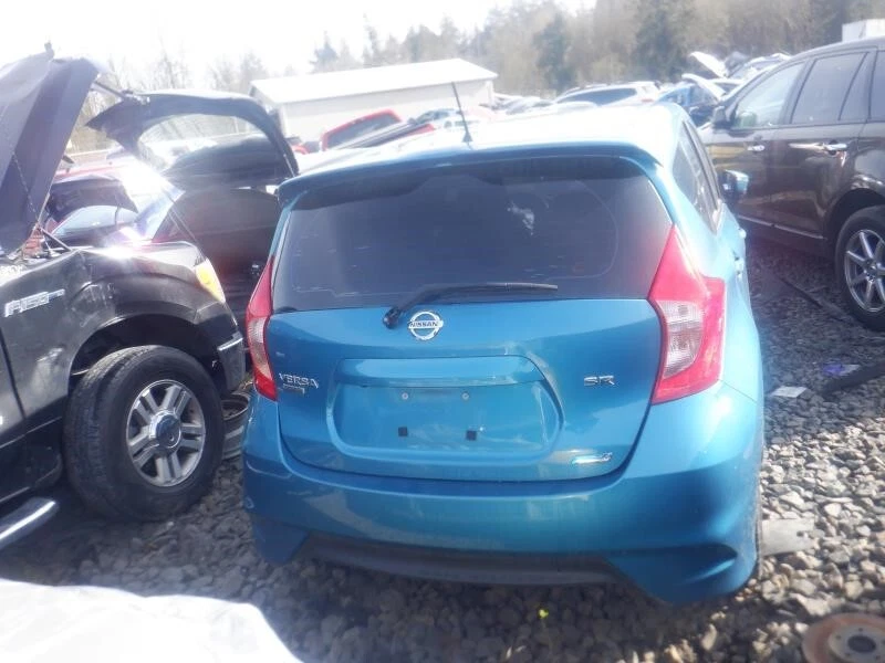 Manija de puerta interior usada se adapta a: Nissan Versa 2015 grado A Foto 3 de 4