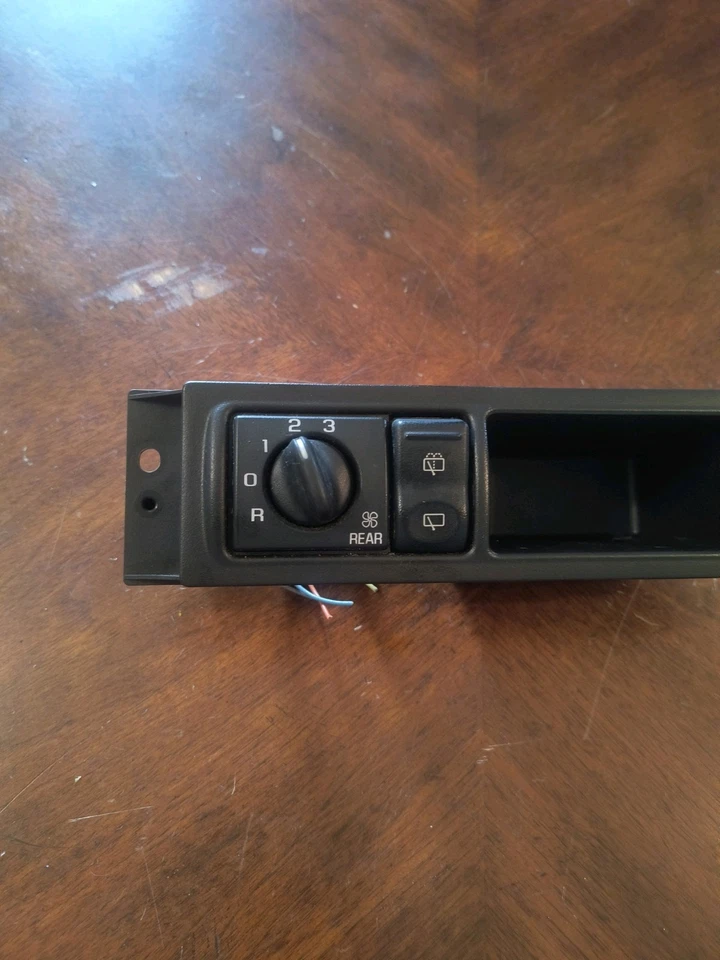 Interruptores de ventilador y limpiaparabrisas controles de clima traseros Chevrolet Venture 1997-2005 10409293 Foto 3 de 4