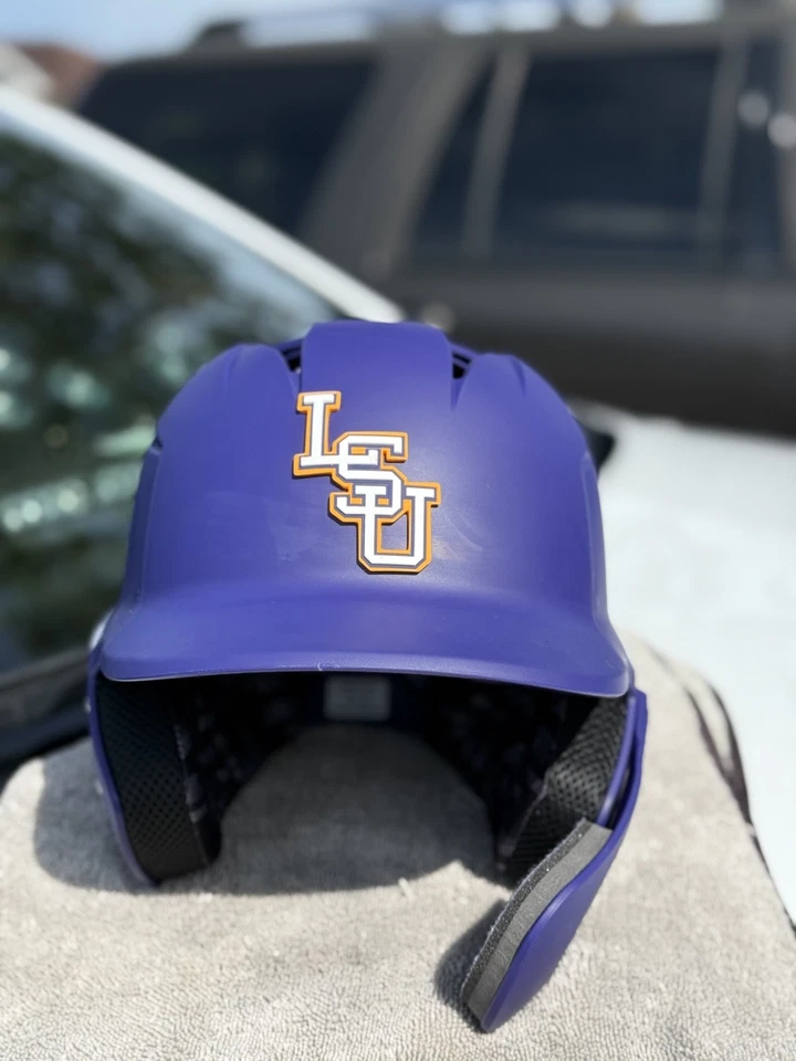 CASCO DE BATEO DE BÉISBOL LSU TIGERS CWS AUTÉNTICO MARUCCI PÚRPURA NUEVO RARO Foto 2 de 4