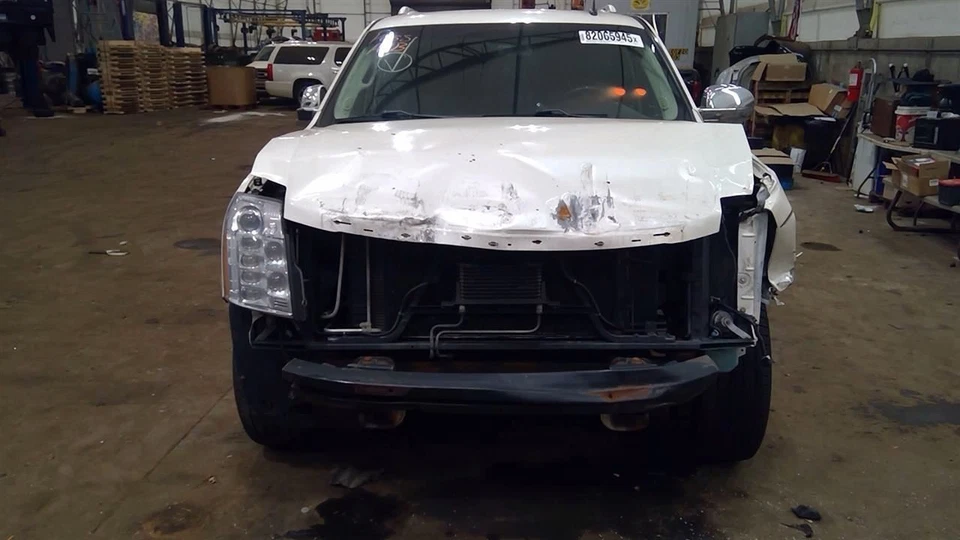 (LOCAL PICKUP ONLY) Trunk/Hatch/Tailgate Fits 07-14 ESCALADE 6834571 - Image 3 of 4