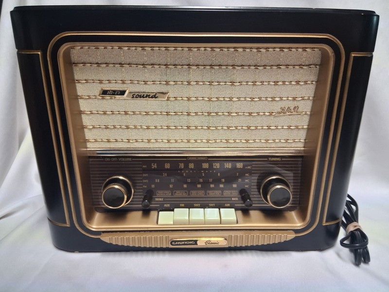 1996 Grundig Classic Hi-Fi Radio Model 960 AM FM Shortwave Working No SW Antena