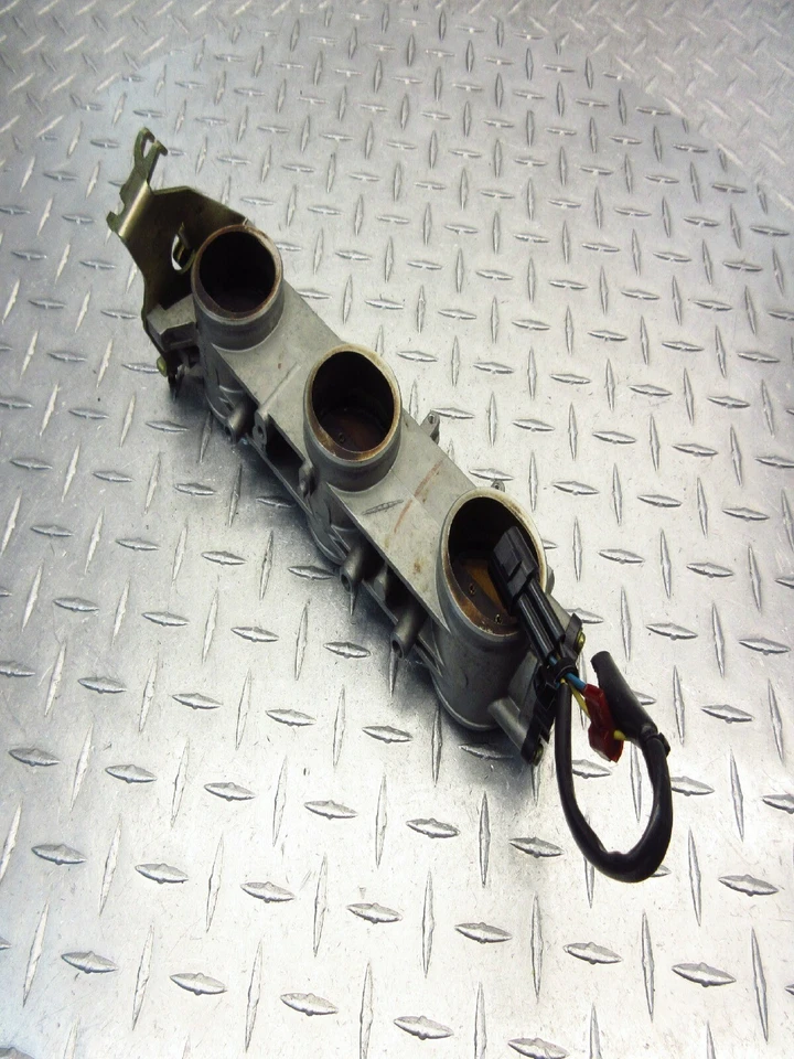 2002 02-06 Triumph Daytona 955i OEM Throttle Body Intake Bodies Assembly Foto 3 de 4