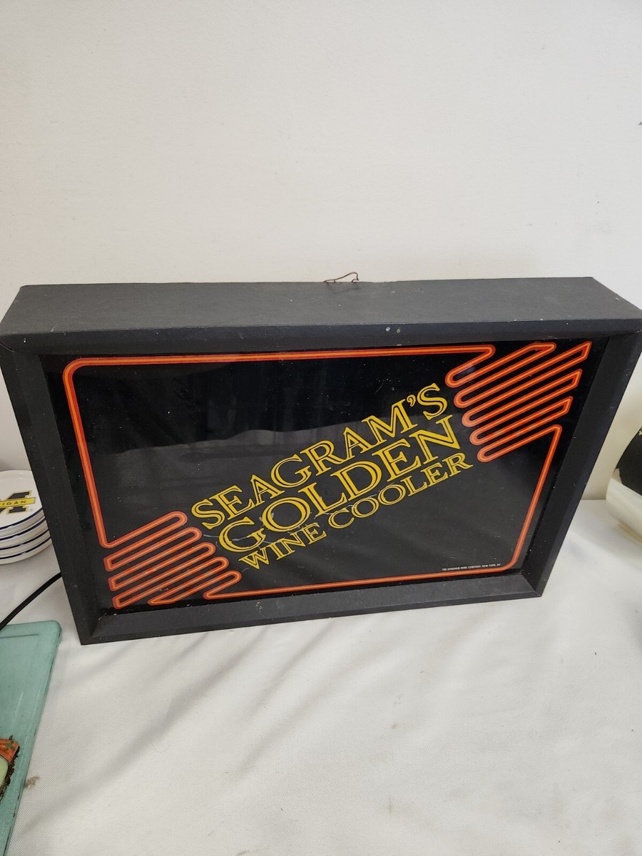 Vintage SEAGRAMS GOLDEN WINE COOLER Lighted Sign 1980's Bar Man