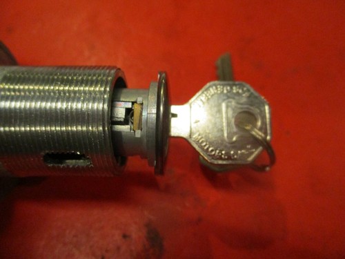 BUICK RIVIERA- LeSabre, Wildcat ,Electra --1965 -NEW IGNITION-SWITCH & KEY- - Picture 3 of 3