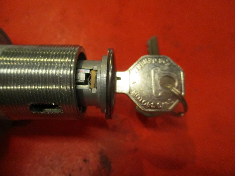 BUICK RIVIERA - LeSabre, Wildcat, Electra --1965 -NUEVO ENCENDIDO-INTERRUPTOR Y LLAVE- Foto 3 de 3