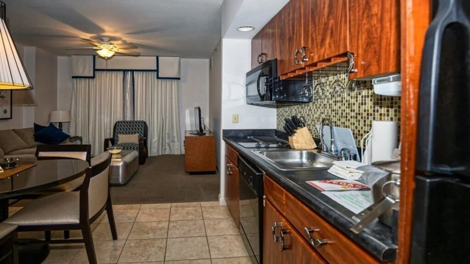 Fórmula 1 Las Vegas condominio de 2 dormitorios, capacidad para 6, incluye cocina completa, piscina Foto 2 de 4