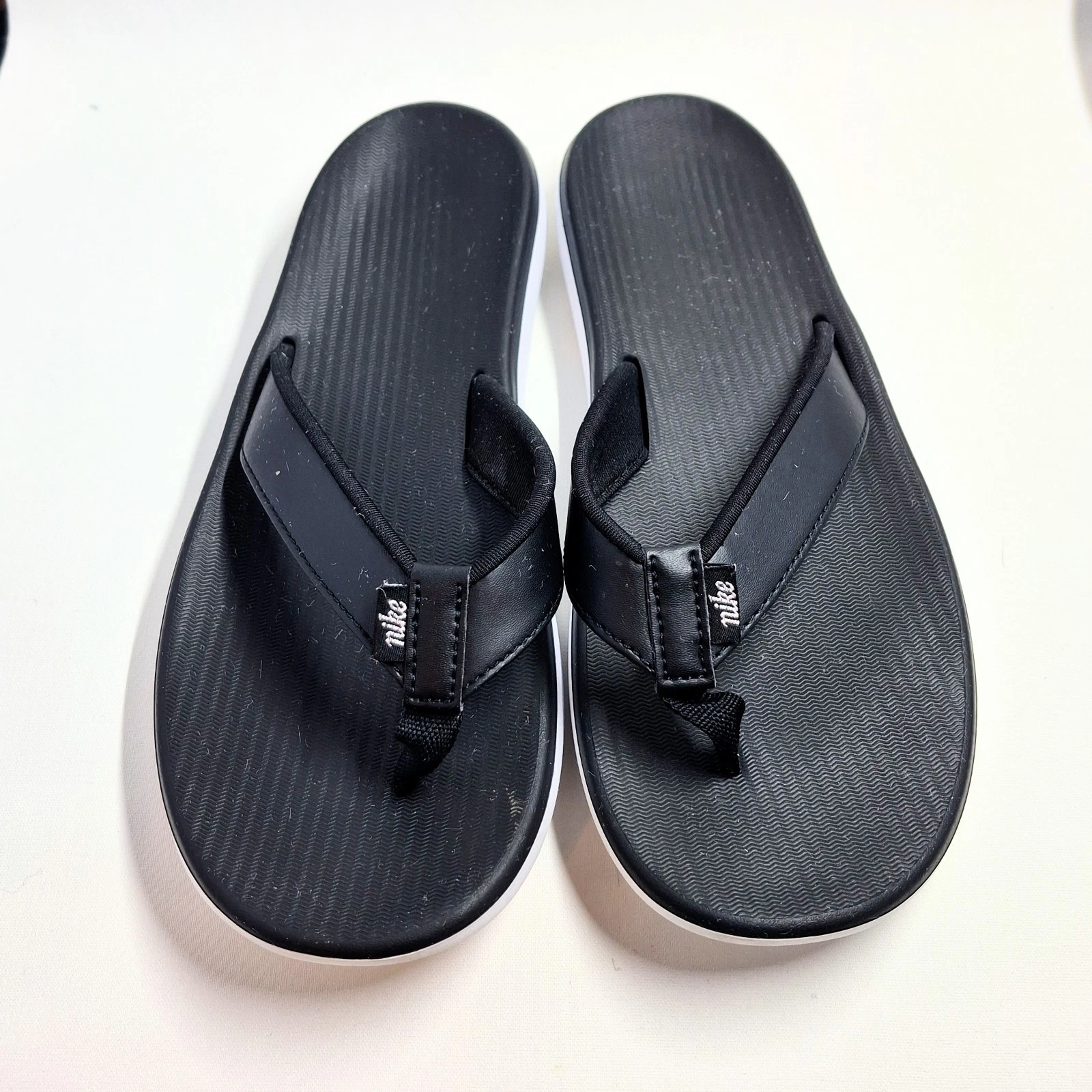 Sandalo donna Nike Bella Kai Thong nero bianco AO3622 002 taglia 7