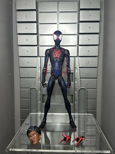 Spider-Man Across The Spider-Verse Marvel Legends Miles Morales SUELTO Completo