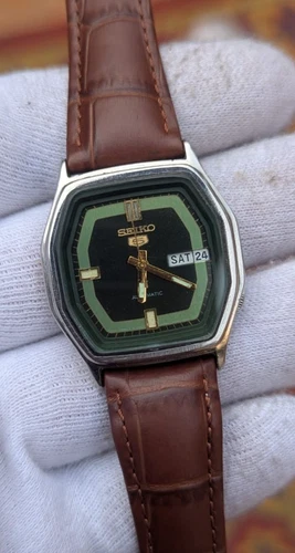 vintage Seiko 5 6309- 584B Automatic men wristwatch made in Japan