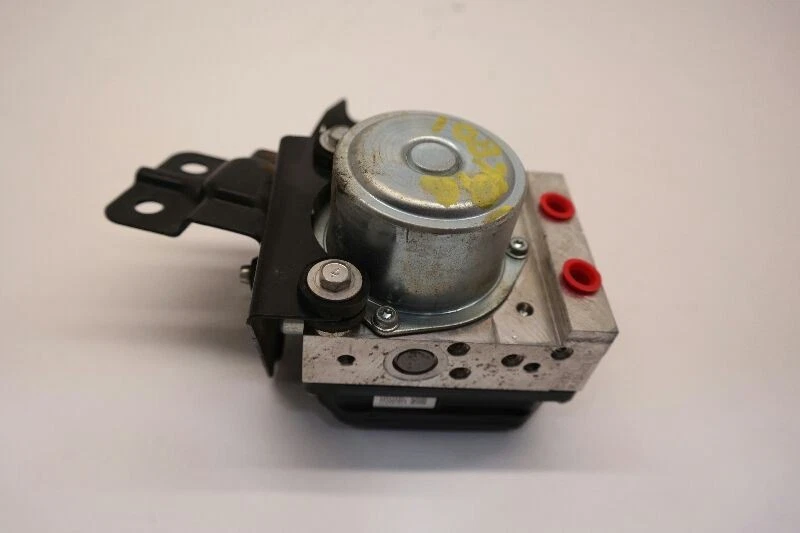2011 Nissan Rogue Anti-Lock Brake Part Assembly FWD 2.5L  - Image 4 of 4