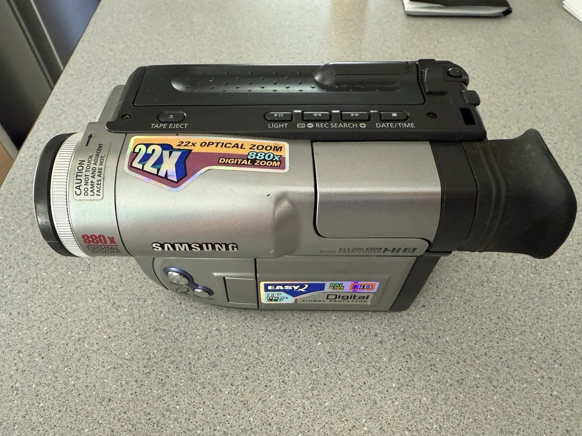 CLEAN Samsung Hi8 SCL700 8mm Video Camcorder w/Battery NO Charger
