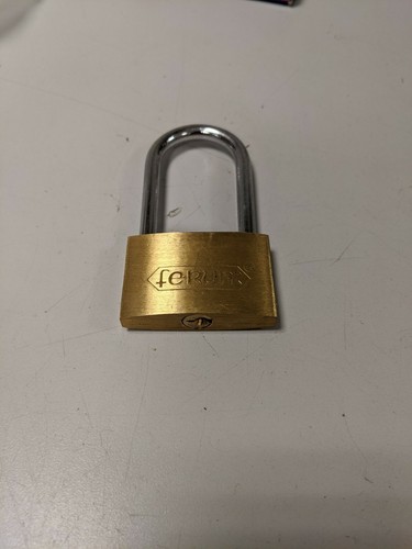 Yale Long Shackle Brass Padlock 40mm (V140.40LS60) | Philippines
