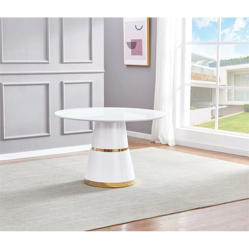 Lacquer round dining table deals