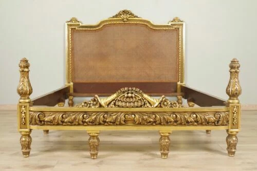 Articles de literie du XIXe siècle, style Louis XVI