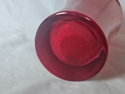 Scandinavian large red glass vase, Circa mid-century modern (a) - Picture 13 of 13