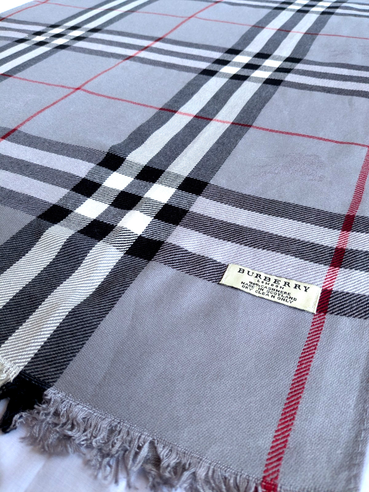 Burberry Shawl 100% Cashmere Rectangular Scarf So… - image 9