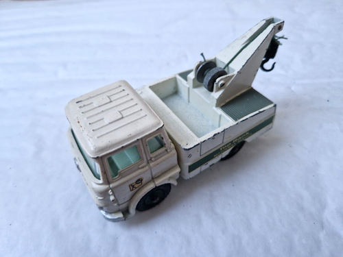 DINKY 'BEDFORD TOW/RECOVERY TRUCK' RED/GREY. VINTAGE