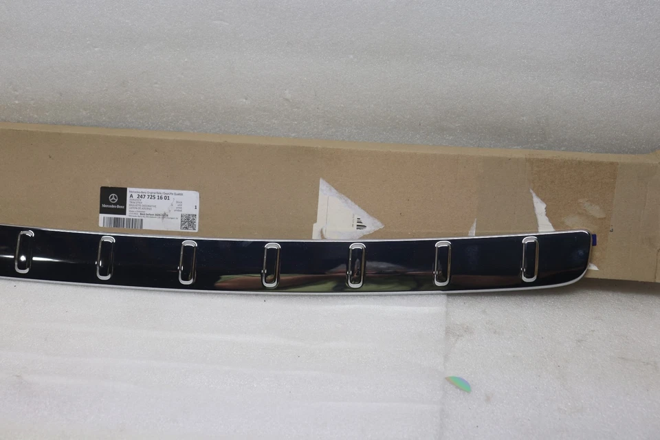 2021 2022 2023 Mercedes-Benz GLA250 GLA35 AMG parachoques trasero placa de umbral cromada OEM Foto 3 de 4