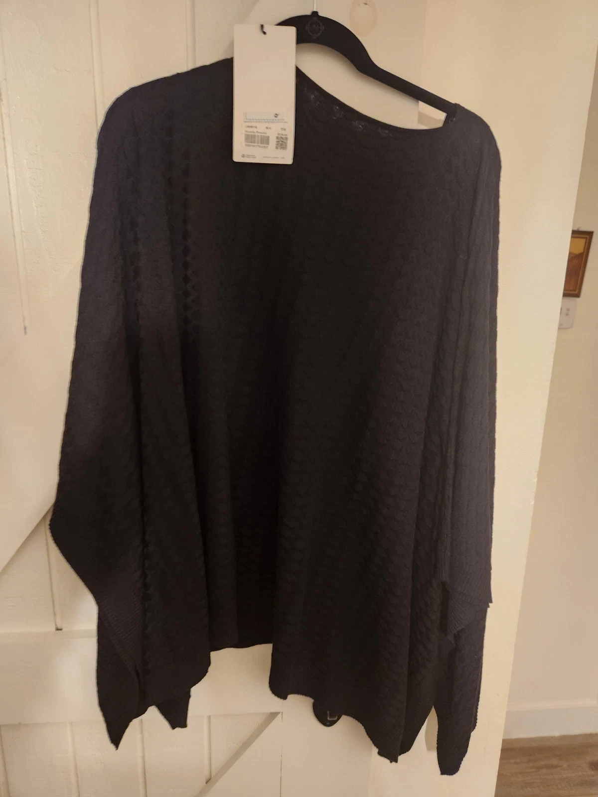 Lululemon Black Divinity Poncho *Woven One Size NEW WITH TAGS
