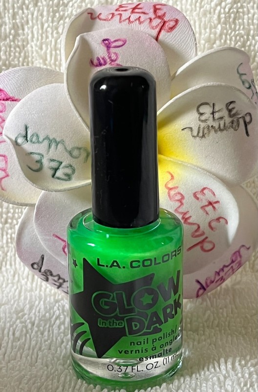 L.A. COLORS***SLIME***GLOW in the DARK Nail Polish~~0.37 FL OZ/11 mL~~BRAND NEW