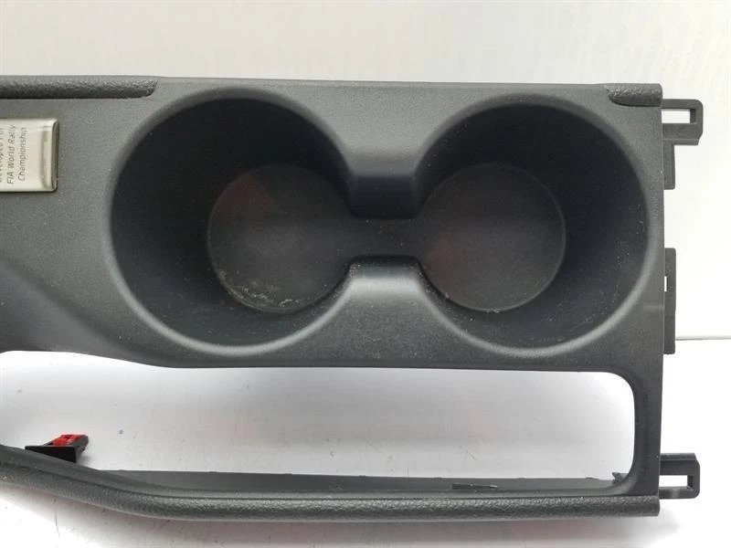 Portavasos Toyota Yaris 2021 consola central 58805K0010 Foto 2 de 4