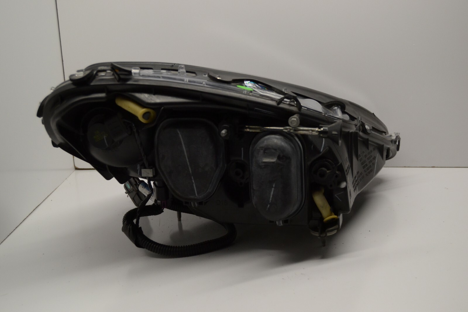 2005-2013 Chevy Corvette LH Driver Side Xenon Headlight 20789677  