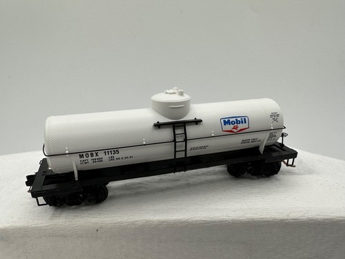 Mobil Oil Company, vagón cisterna de cúpula única 39', Rd# MOBX 11135 | Zustand: New