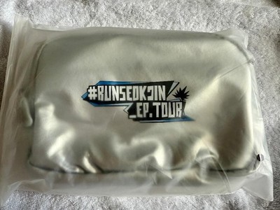 8/9 RunSeokjin Amsterdam VIP ポーチ&ピンバッジ BTS JIN RunSeokjin EP.TOUR VIP Pouch Pin Badge Amsterdam 8/10