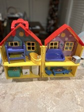 Peppa Pig Fold Carry Yellow House 2 Story Playset With Furniture
