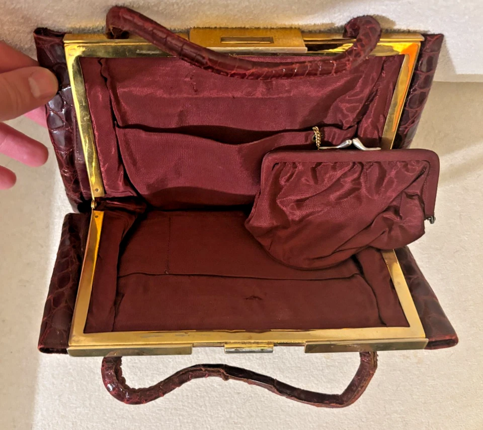 Bolso de Mano Vintage Años 60 Marrón Oscuro Cocodrilo Cuero Repujado Cierre Marco Dorado Foto 3 de 4