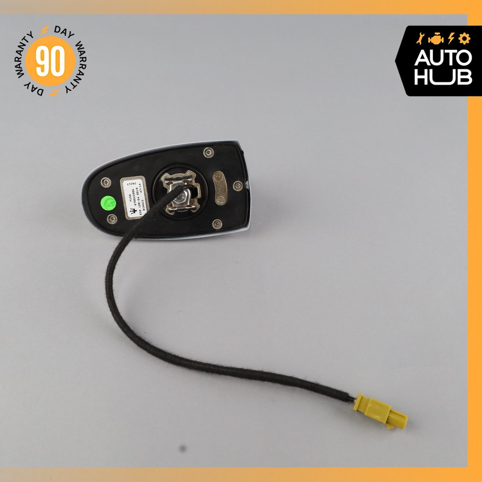 14-17 Maserati Quattroporte M156 Shark Fin Radio Antenna White OEM