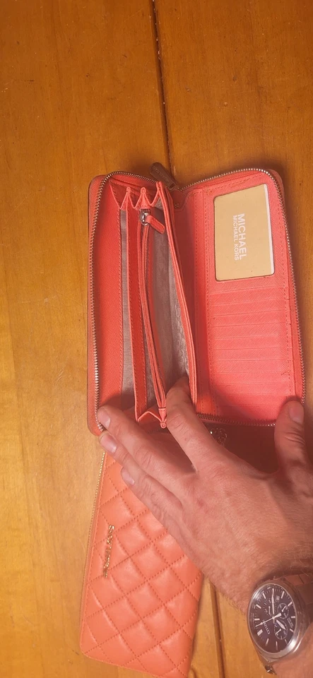 7 Bolsos y Carteras de Diseñador MICHAEL KORS - Auténticos Bolsos de Mano, Carteras, Bandolera Foto 4 de 4