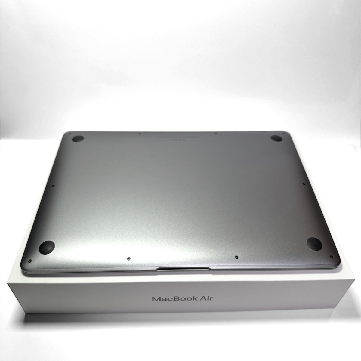 Apple MacBook Air M1 (2020) | 13-inch, 16GB Ram, 2TB SSD Silver 