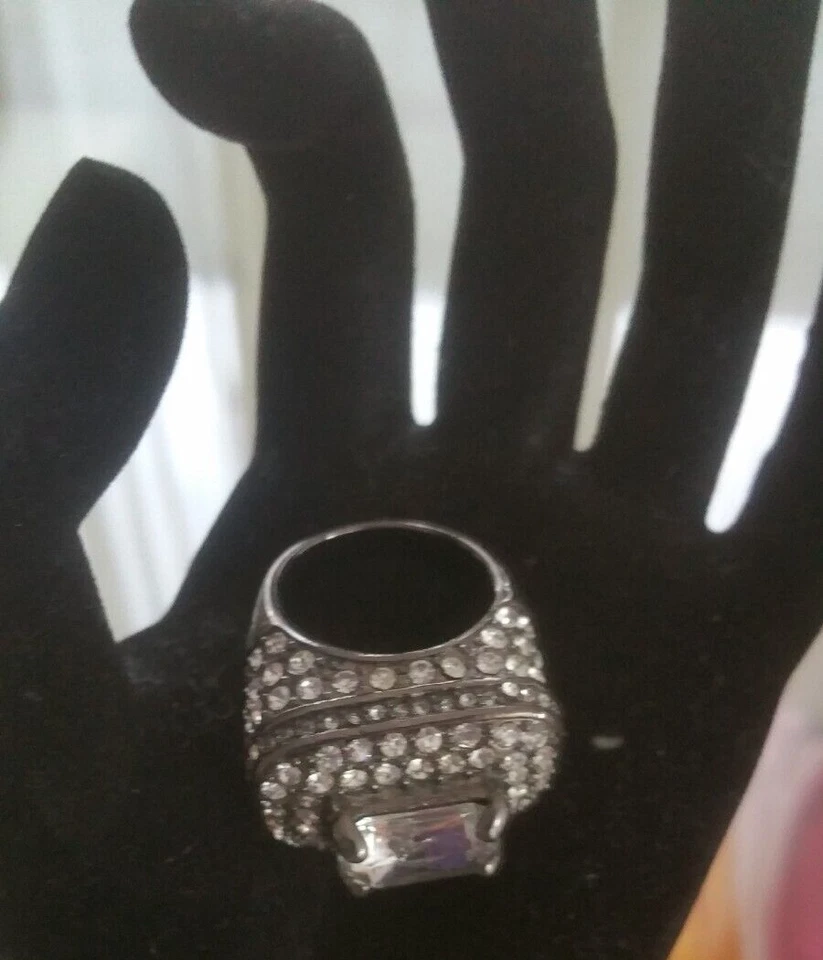 SIZE M WOMEN'S BLACK HIGH GEMSTONE DIVA RING BNOWT - image 2 of 4