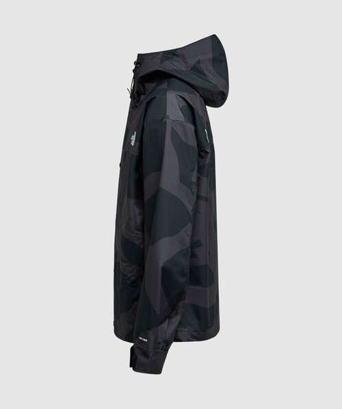 KAWS x The North Face Retro 1986 Mountain Jacket Black KAWS x The North Face Retro 1986 Mountain Jacket Black
