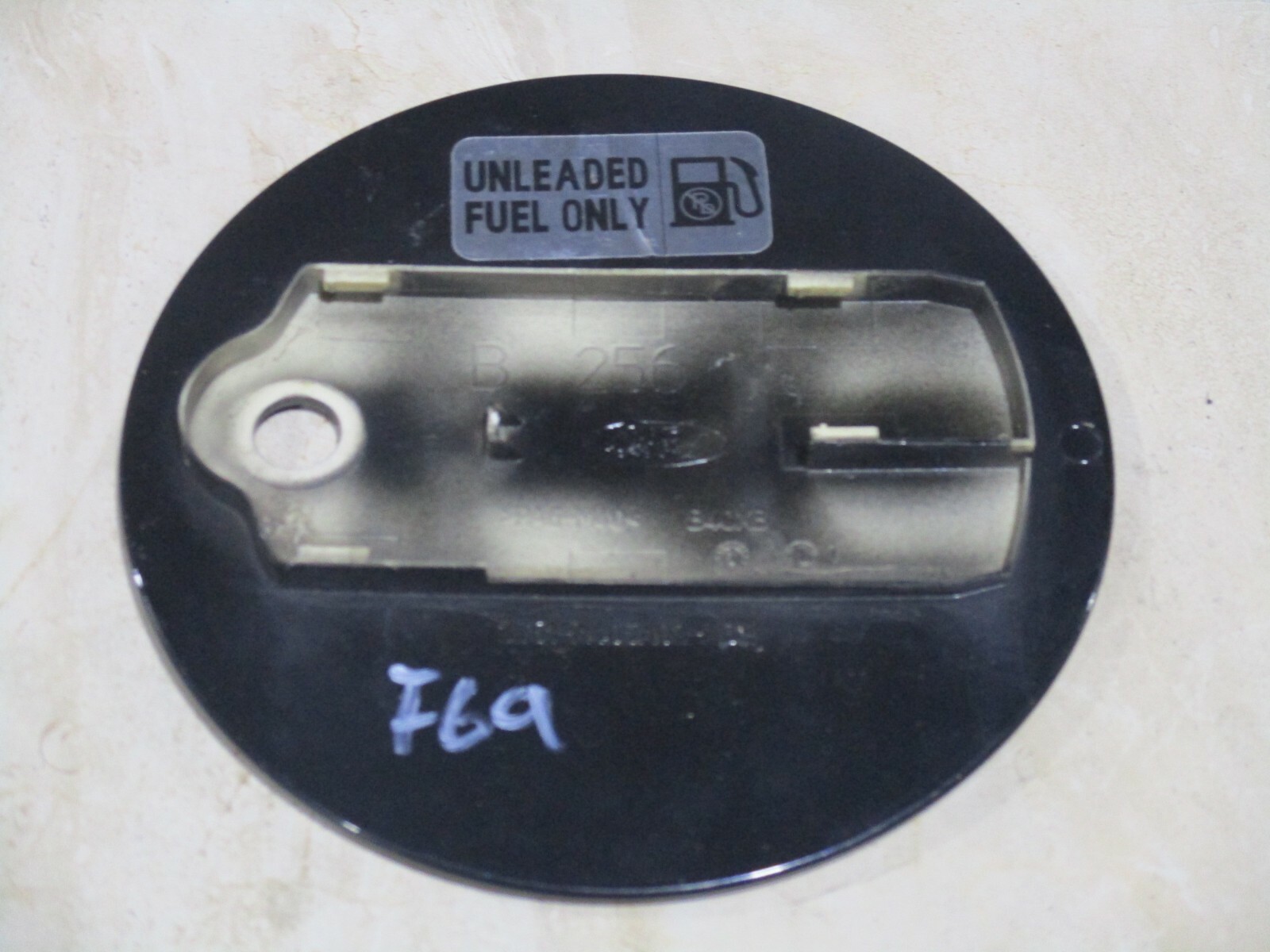 Genuine 2004 FORD FIESTA WP AUTO LX 1 6L Ei 01 08 3D FUEL FLAP BLACK genuine-2004-ford-fiesta-wp-auto-lx-1-6l-ei-01-08-3d-fuel-flap-black
