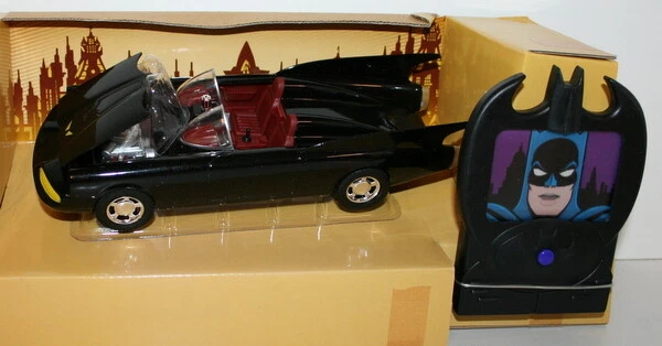Corgi 1/24 Scale Metal Model 77501 - 1960's DC Comics Batmobile - Image 3 of 4