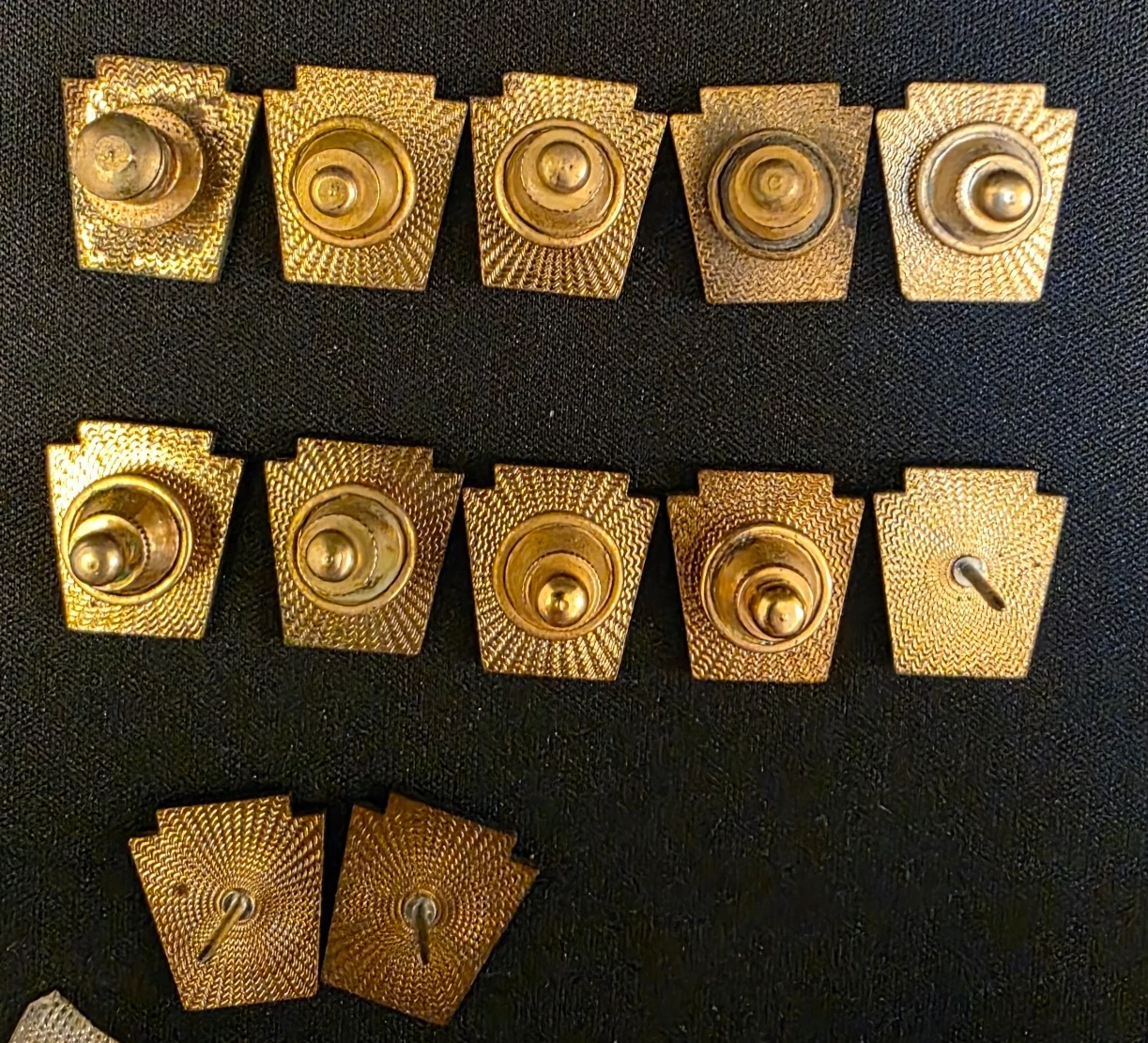 Lot Of 16 vintage Little League Baseball Pin Pins green and gold tone - thumbnail 6
