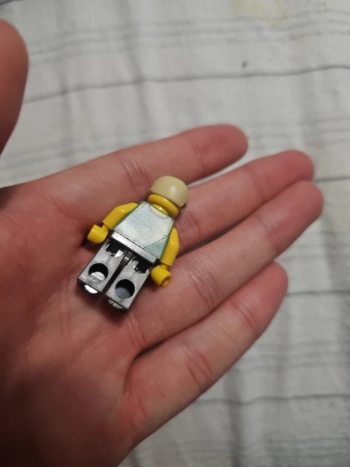 LEGO Star Wars 4502 Luke Skywalker Dagobah  Foto 2 de 4