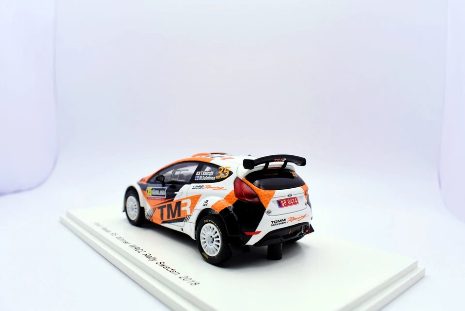 Modellino auto rally sweden scala 1:43 Ford fiesta R5 spark modellismo statico - Immagine 4 di 4
