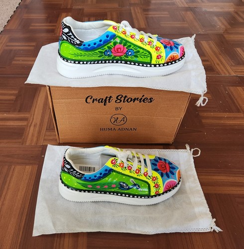 Tennis Shoes, NWT in box. Designer Hand painted in Pakistan, Size 40 (US Size 7) - Picture 2 of 12