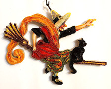 WITCH w BLACK CAT, FLYING on BROOMSTICK * Glitter HALLOWEEN ORNAMENT Vtg Img