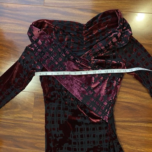 Halston Women’s Long Sleeve Off The Shoulder Velvet Sheath Midi Dress Sz 6 - Picture 8 of 10