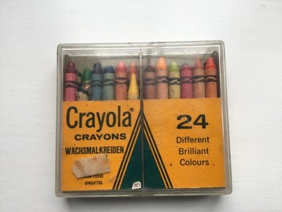 60/70 s Crayola Buntstifte 24 Set im Kunststoffkoffer gebraucht enthält ausgemusterte Farben.